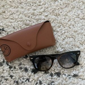 ✨Rayban Black Justin Unisex Glasses✨